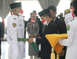 Bupati Kutim Kukuhkan Pasukan Pengibar Bendera Duplikat Pusaka