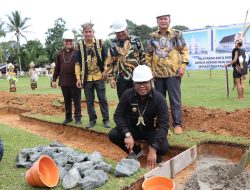 Wabup Kasmidi Bulang Letakkan Batu Pertama Gereja GKII Rantau Panjang