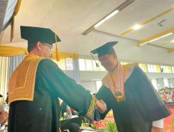 Sah! Impung Anyeq Resmi Bergelar Doktor Ilmu Sosial Usai Diwisuda Rektor UNMER