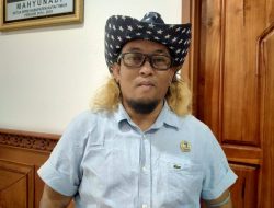 Tahun Ini Asmawardi Serahkan Dua Mobil Ambulance di Dua Kecamatan