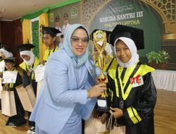 Sebanyak 10 Santri Terbaik dalam Ujian Munaqosah Dapat Surprise dari Wabup Kasmidi