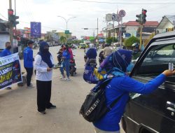 KPAD Kutim Bagi 1.200 Leaflet teantang Pencegah HIV AIDS