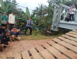 Kunker di Kaliorang Bupati Kutim Tinjau Jembatan Bailey