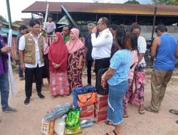 Kasmidi Bulang Turut Prihatin dan Kunjungi Warga Korban Kebakaran di Pinang Dalam