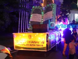 Puluhan Mobil Ikuti Pawai Takbiran, Bupati Ardiansyah Imbau jaga Keselamatan di Jalan