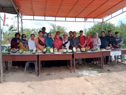 Poktan Pelangi Kutim Sejahtera Gelar Lomba Ukir Buah dan Bazar Murah Buah Semangka