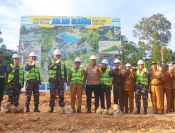 Bupati Ardiansyah Lakukan Peletakan Batu Pertama Kolam Renang Lanal Sangatta