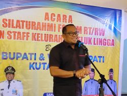 Wabup Kutim Kasmdi Bulang: Ketua RT/RW Miliki Peranan Penting dalam Proses Penyelenggaraan Pesta Demokrasi
