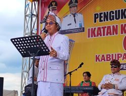 Kukuhkan Pengurus IKAT Kutim Bupati Ardiansyah: Kebersamaan Sesama Anak Bangsa, Modal Utama dalam Membangun Indonesia