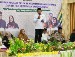 Hadiri Tabliqh Akbar Gabungan Majelis Taklim Sangkulirang, Wabup Kasmidi: Gemakan Syiar Islam