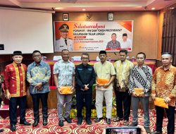 Bupati Ardiansyah Silaturahmi dengan Forum RT/RW dan Tokoh masyarakat Kelurahan Teluk Lingga