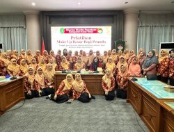 WP Kutim Gelar Pelatihan Merias Wajah, Ketua DWP Lisnawarty: Diharapkan Mampu Tungkatkan Kapasitas dan Ketrampilan