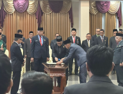 Rotasi Strategis, Delapan Pejabat Baru Kutim Diambil Sumpah